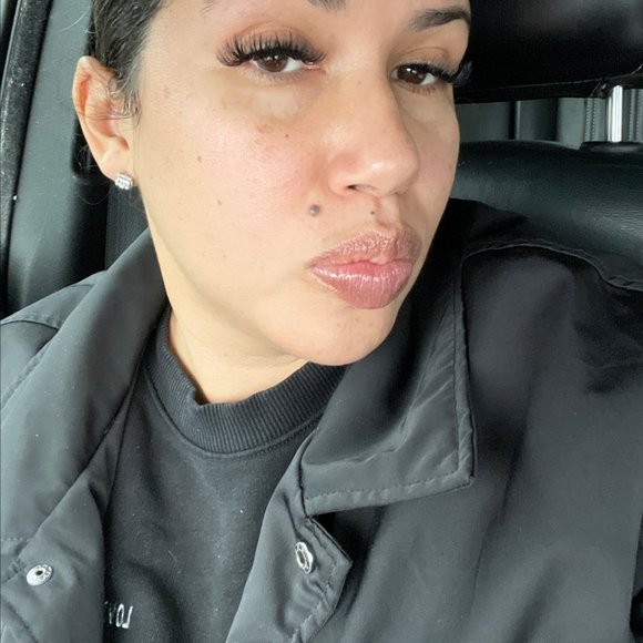 Meet your Posher, Mercedes - Picture 1 of 1